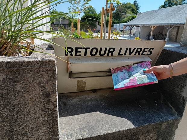 boîte de retour de la bibliothèque de Véretz
